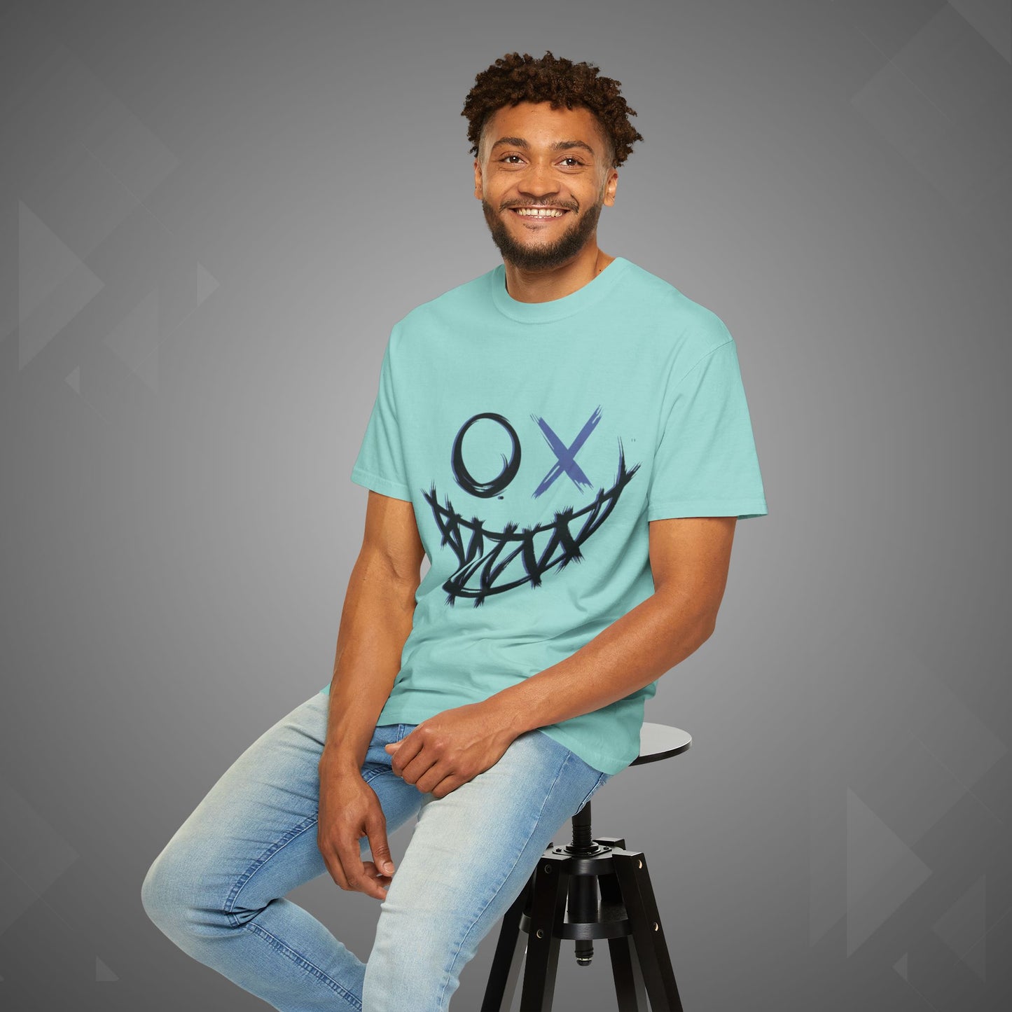 Grunge Smile Face T-Shirt - Edgy Streetwear Graphic Tee